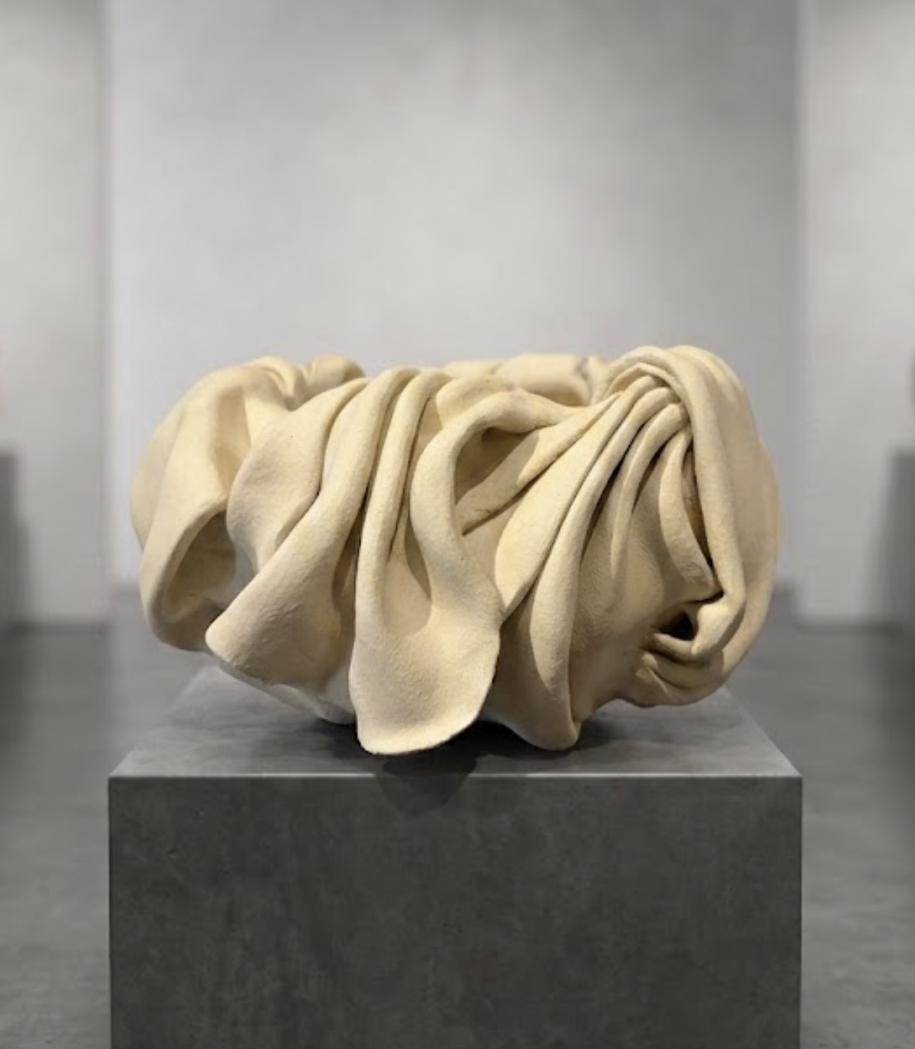 Kıvrım IV — folded ceramic form